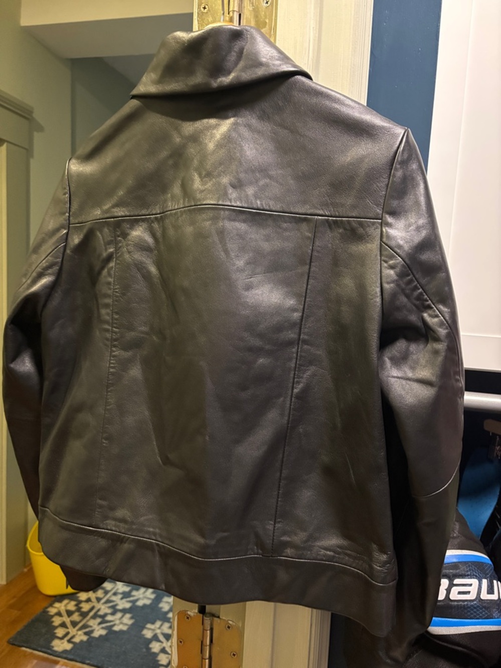 Quince 100% Leather Cropped Zip Front Jacket True Black Medium - Picture 7 of 11